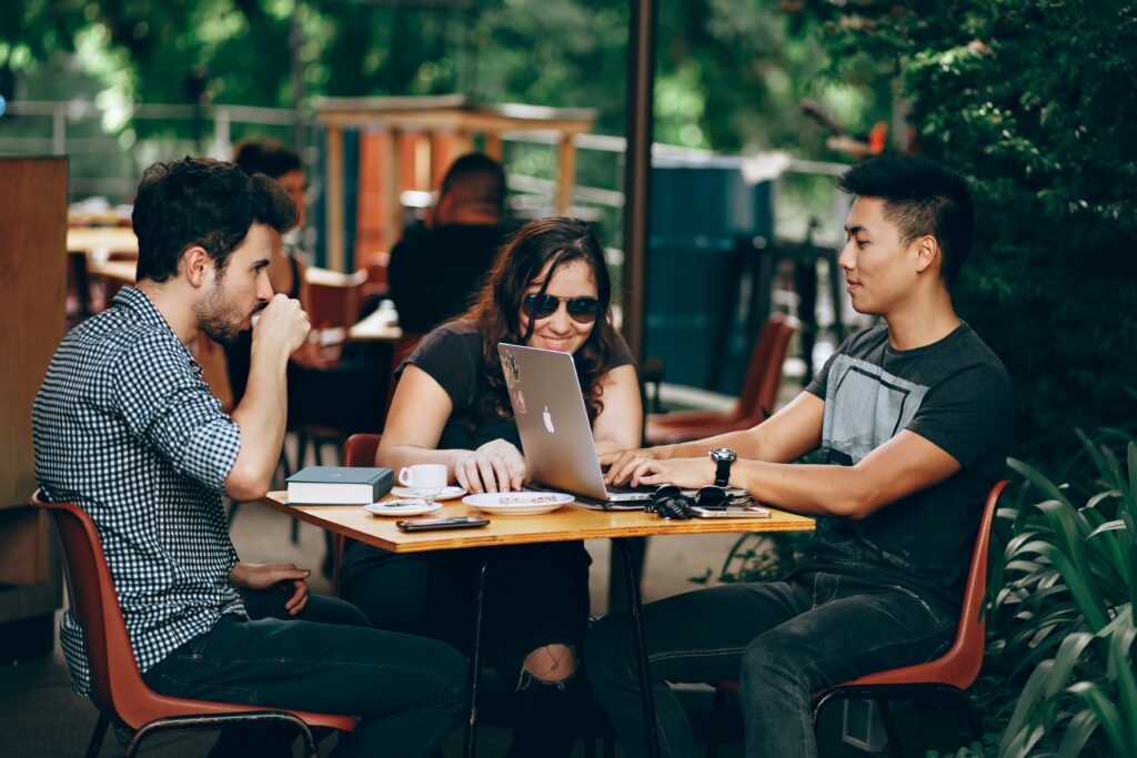 Starting a web design business isn't difficult but there are some key factors to get right to make sure you avoid common pitfalls.